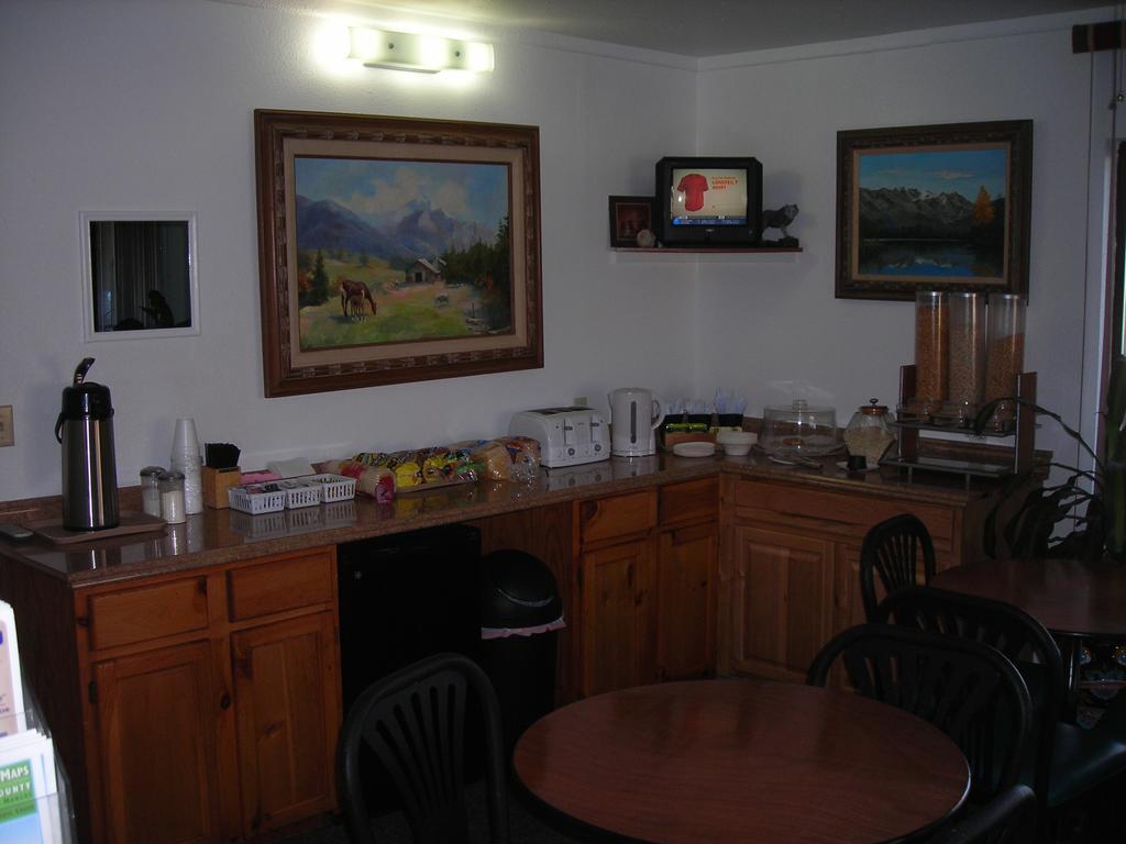 Cozy Inn Cortez Exterior photo